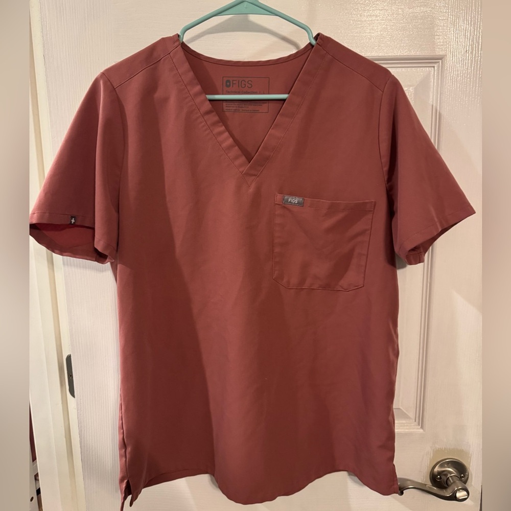Figs Women’s Mauve V-Neck Scrub Shirt